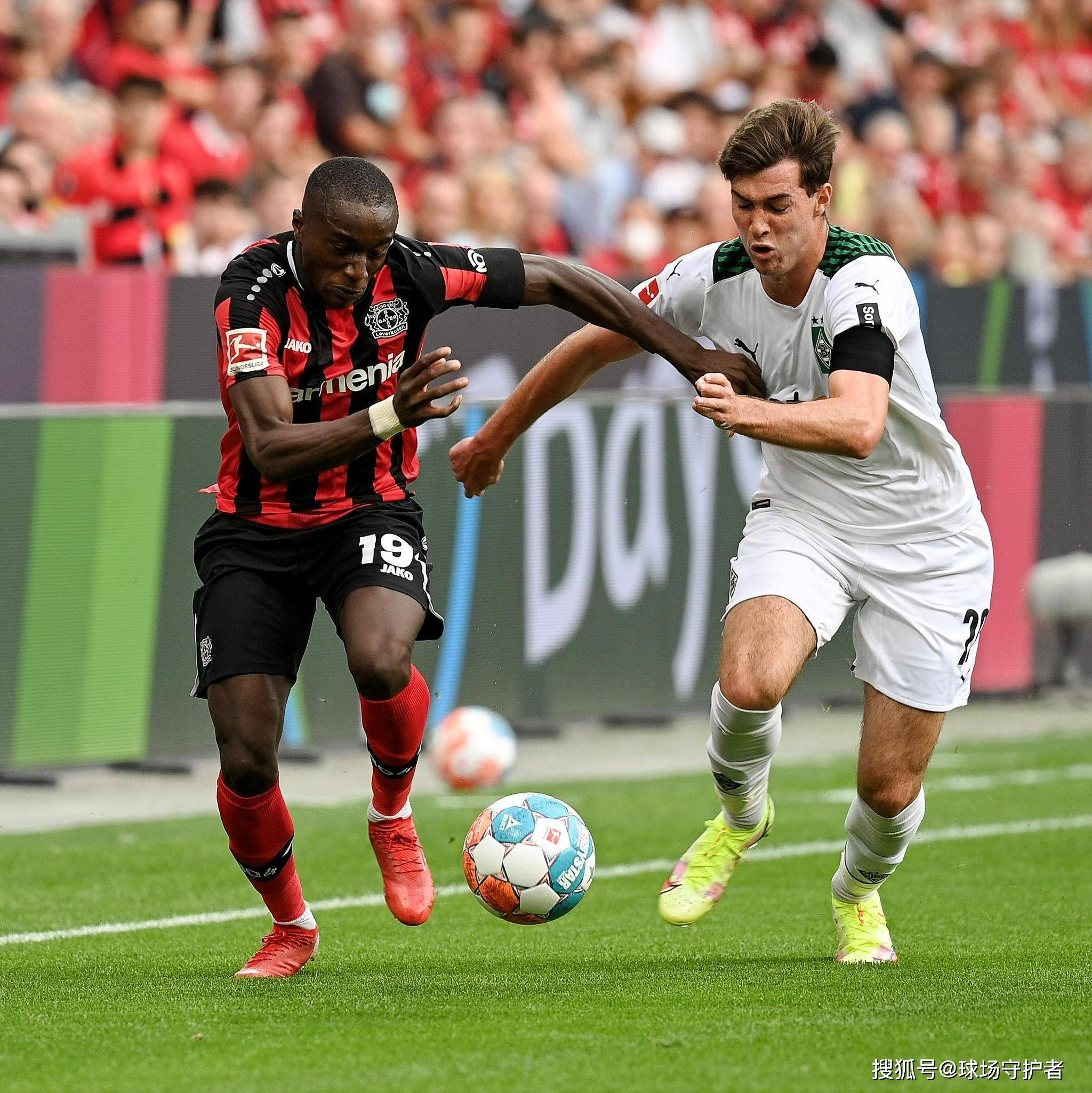 关于沃尔夫斯堡在主场力挽狂澜，战平劲敌勒沃库森的信息