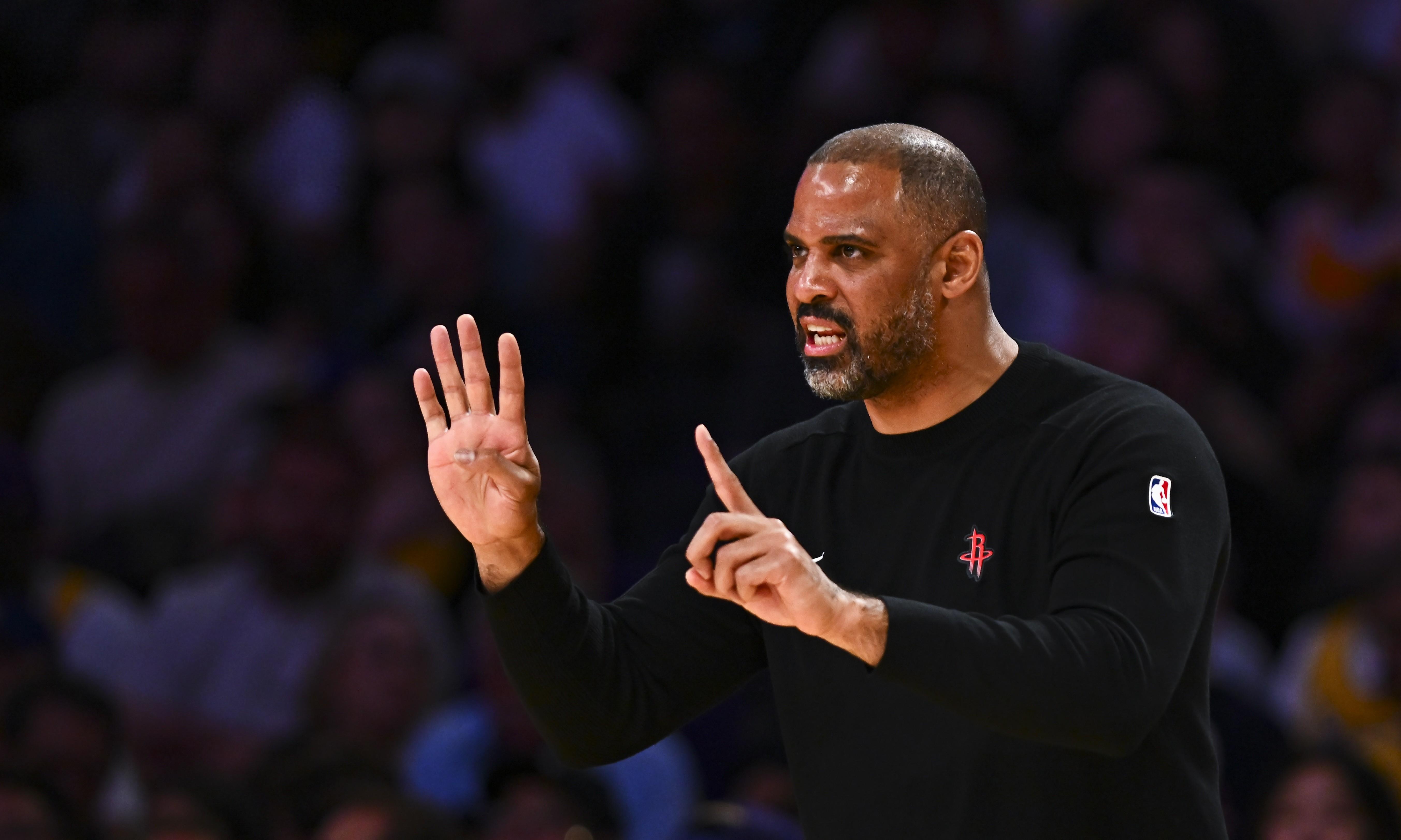 开拓者战胜太阳保持不败