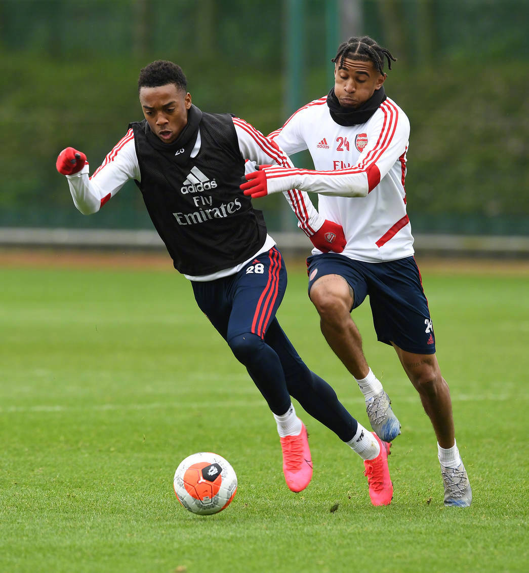 锡耶纳球员备战重要比赛,追求突破的简单介绍 锡耶纳球员备战重要比赛,追求突破的简单介绍